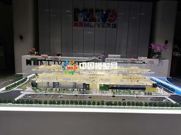 模型使用升降技術完美剖析內部空間